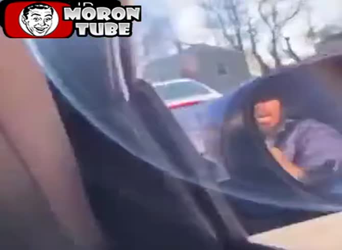 Video :A driver runs away after believing that the cops are after them